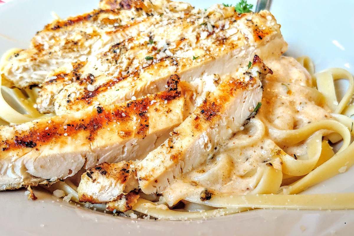 Creamy chicken pasta for weeknight dinners