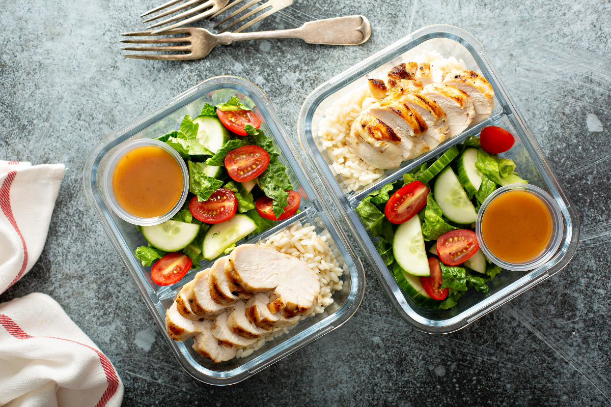 Cheap meal prep recipes for the week with chicken and vegetables