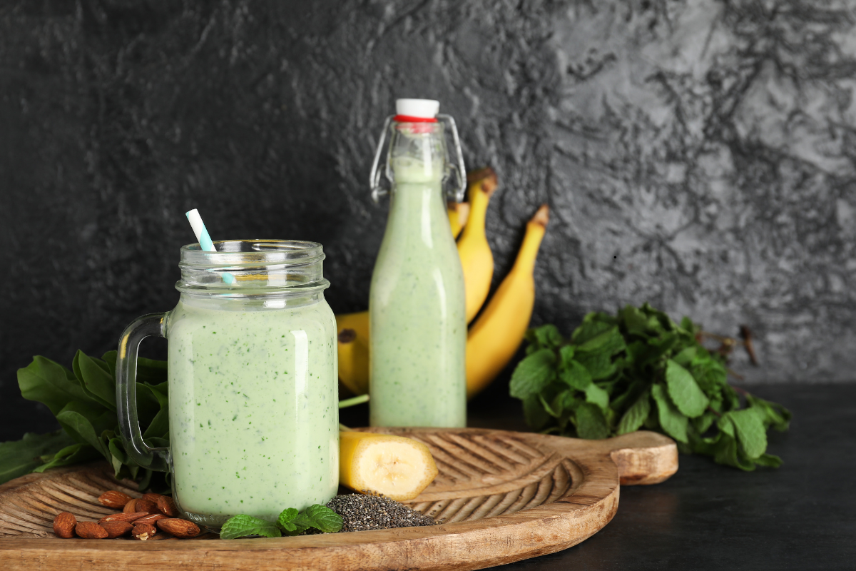 Healthy smoothie recipes for weight management made with fresh fruits and vegetables