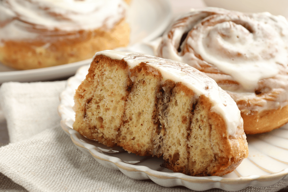 soft homemade cinnamon roll with fluffy layers