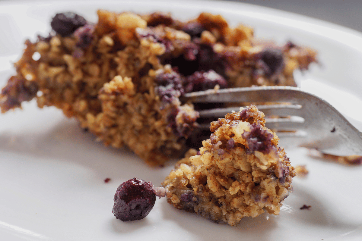 Blueberry baked oatmeal for breakfast meal prep