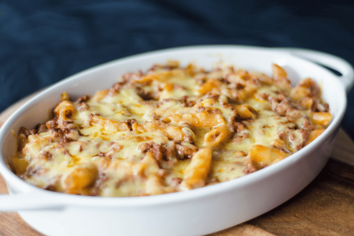 Creamy baked mac and cheese Thanksgiving side dish