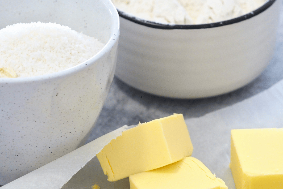 Room temperature butter and eggs for better baking results