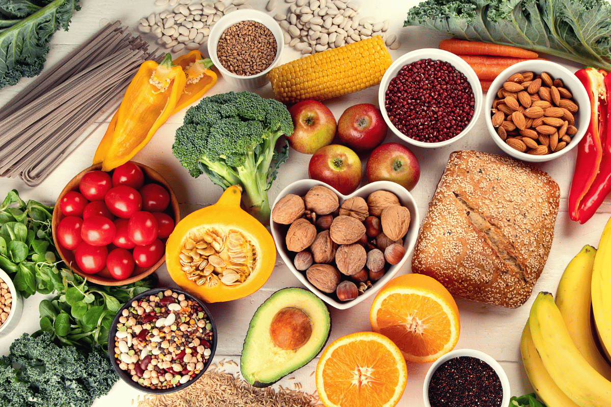 high fiber lunch ideas with beans vegetables avocado and whole grains